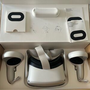 Oculus Quest 2 Standalone VR Headset in White with Controllers.